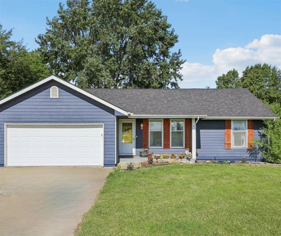 1022 N Davis RD, Ottawa, KS 66067