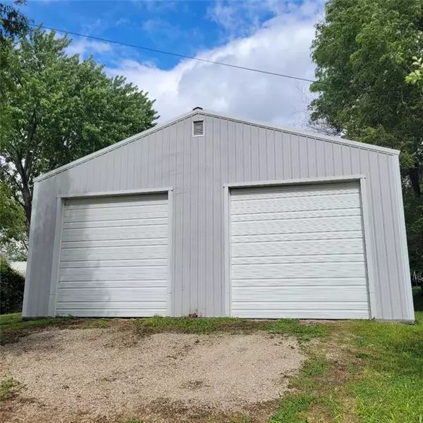 305 S Whitmer ST, Richmond, MO 64085