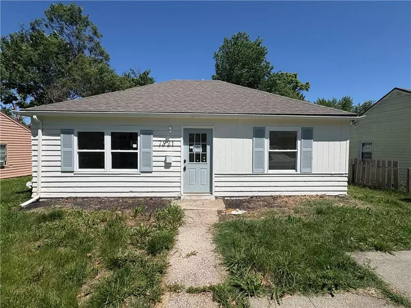 7921 Park AVE, Kansas City, MO 64132