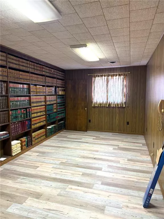 Grant City, MO 64456,24 W 4th ST