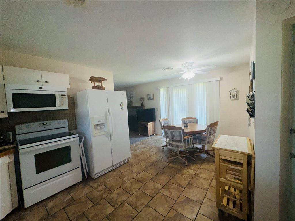Garnett, KS 66032,505 W 3rd AVE