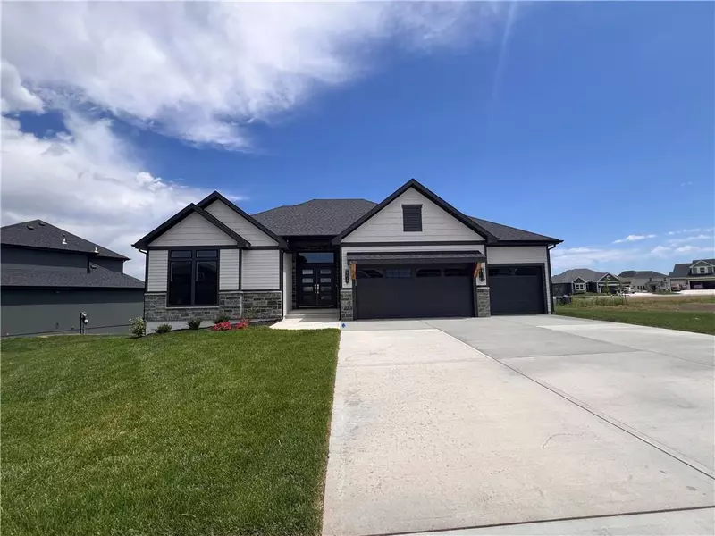 16311 Mustang ST, Gardner, KS 66030