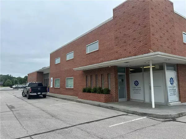 105 E Mill ST, Liberty, MO 64068