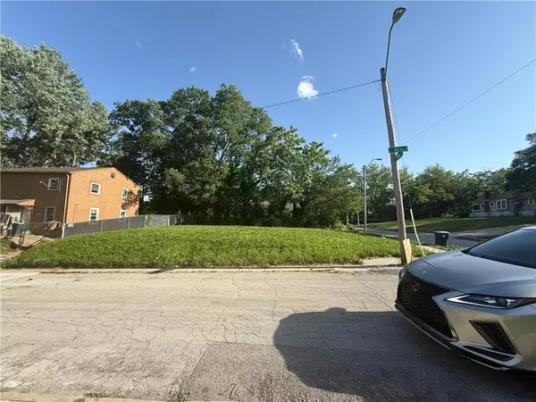 3301 E 20th TER, Kansas City, MO 64127