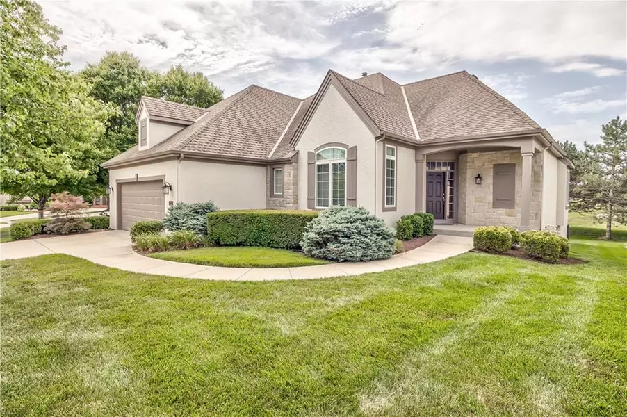 5309 W 141st TER, Leawood, KS 66224