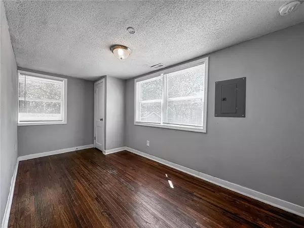 Kansas City, MO 64129,5825 Manchester DR