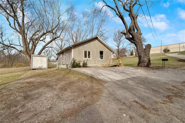 Independence, MO 64054,612 S Harris AVE