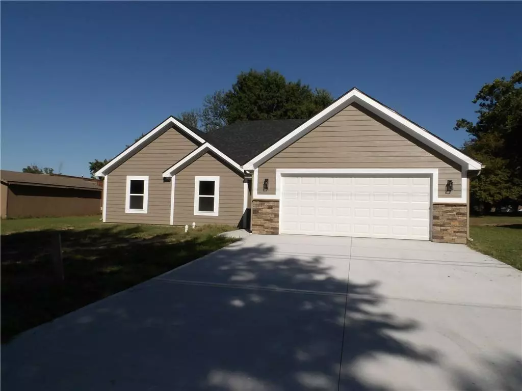 Holden, MO 64040,1103 S Olive ST