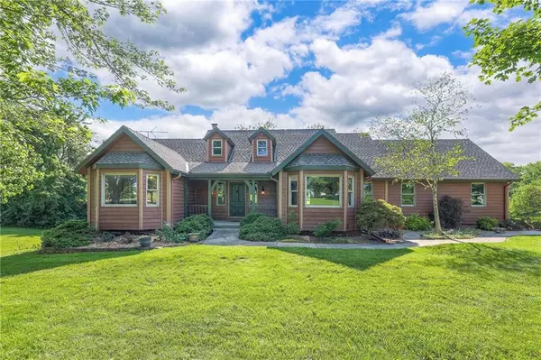 23400 Cottage LN, Harrisonville, MO 64701
