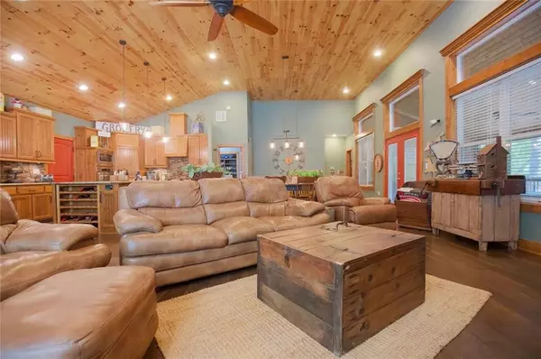 Linn Valley, KS 66040,270 Linn Valley BLVD