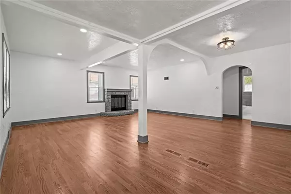 Independence, MO 64052,2317 S MAYWOOD AVE