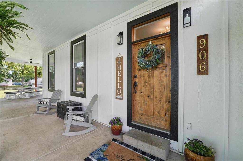 Paola, KS 66071,906 E Piankishaw ST