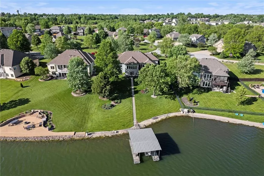 15471 Cedar LN, Basehor, KS 66007