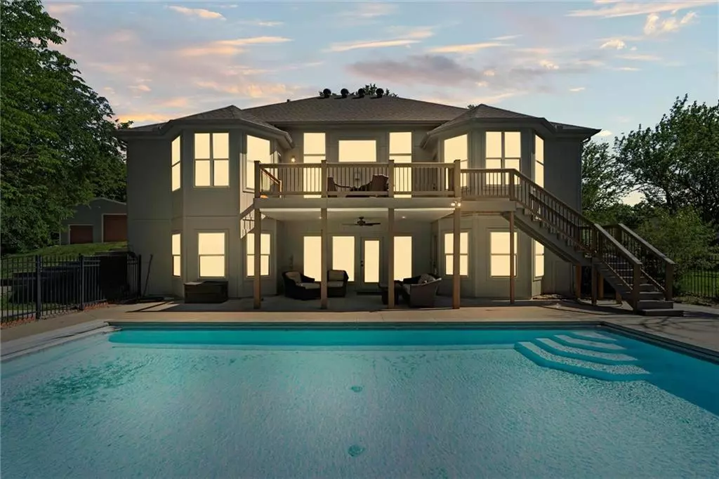 Tonganoxie, KS 66086,17105 Bo CIR