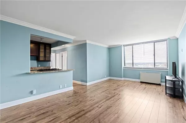 Kansas City, MO 64106,700 E 8th ST #11 T