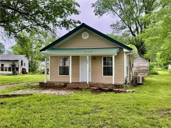 Asbury, MO 64832,369 Martin AVE