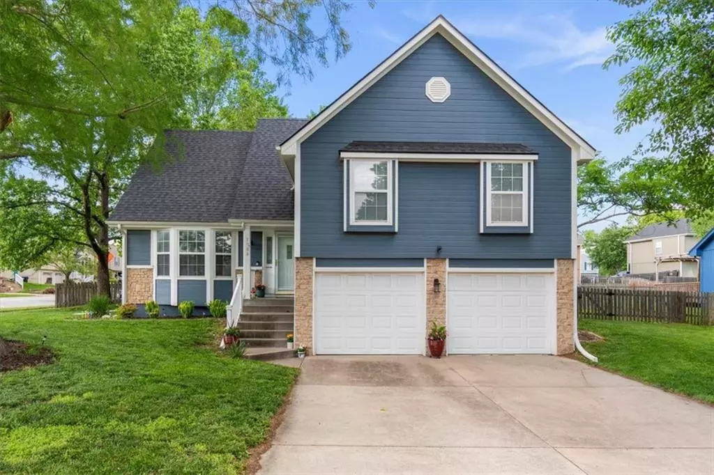 Greenwood, MO 64034,1906 CHOCTAW DR