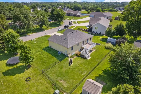Topeka, KS 66605,3207 Pisces AVE