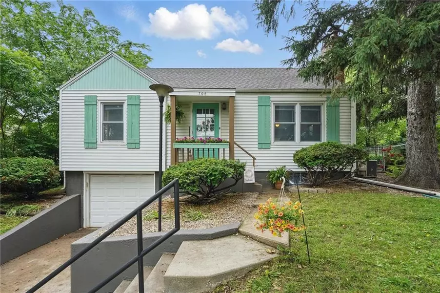706 NE 42nd TER, Kansas City, MO 64116