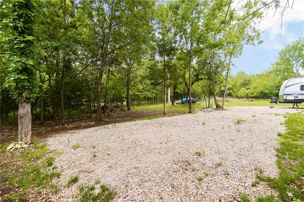 Linn Valley, KS 66040,42 Silver LN