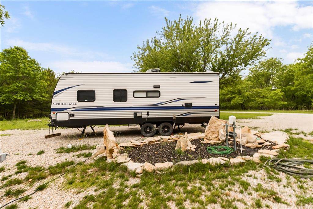 Linn Valley, KS 66040,42 Silver LN