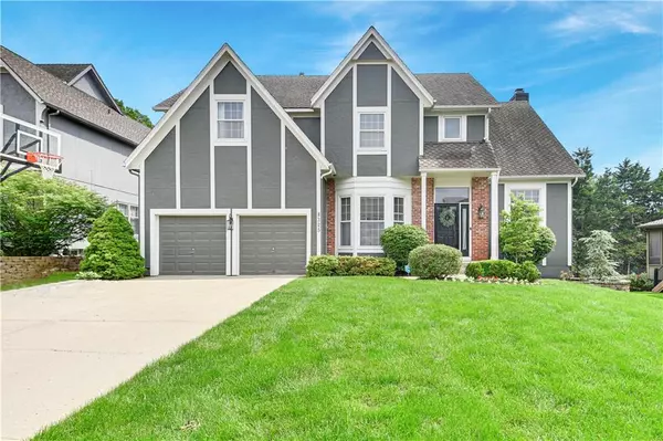 8325 W 144th PL, Overland Park, KS 66223