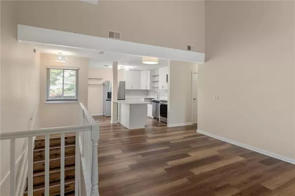 Lenexa, KS 66215,14107 W 88th ST