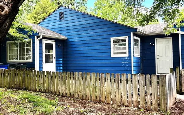1024 Iowa ST, Lawrence, KS 66044