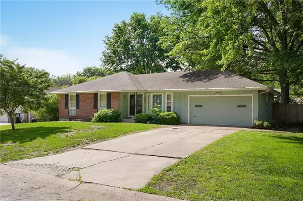 1007 SE 3rd ST, Lee's Summit, MO 64063