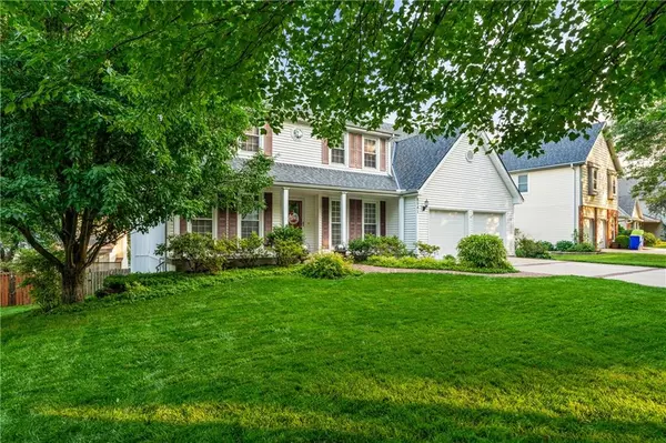 Lenexa, KS 66215,8541 Oakview DR