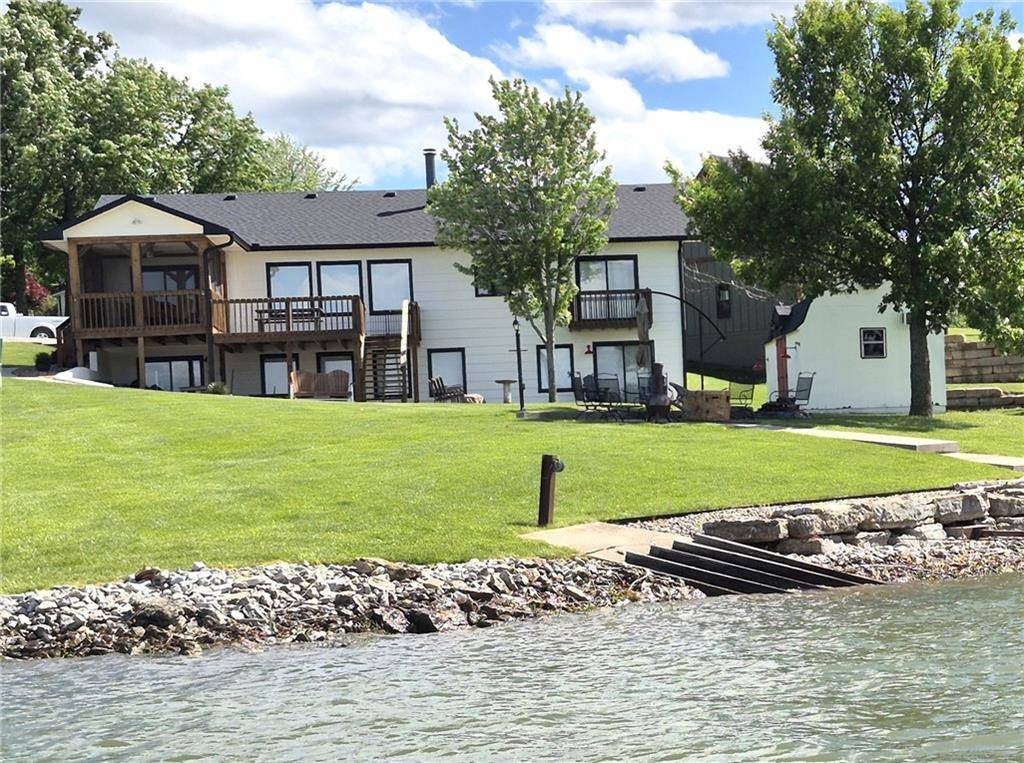566 Lake Viking TER, Gallatin, MO 64640