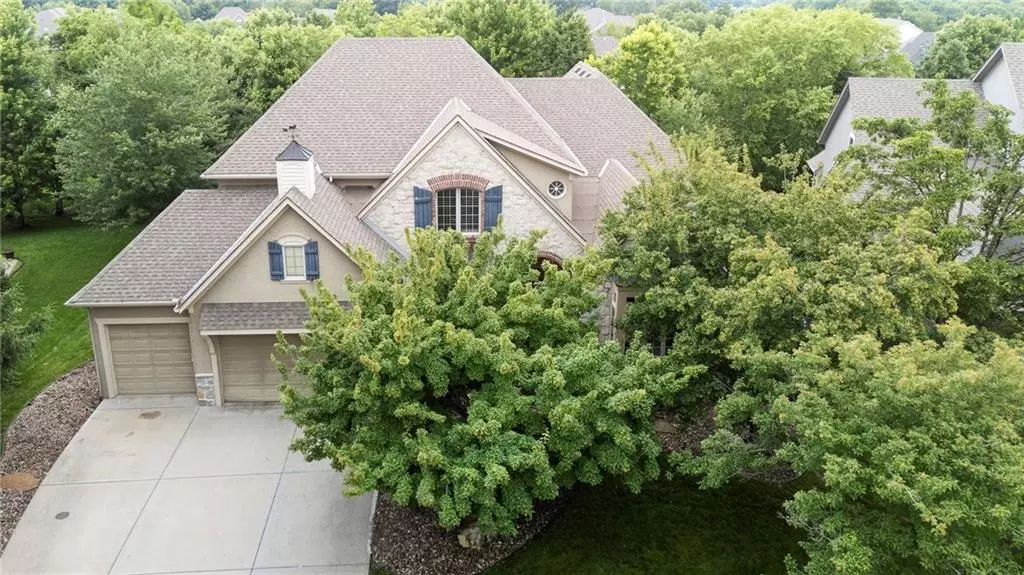 9300 W 156 PL, Overland Park, KS 66221