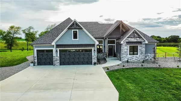 6640 Tucker DR, Odessa, MO 64076