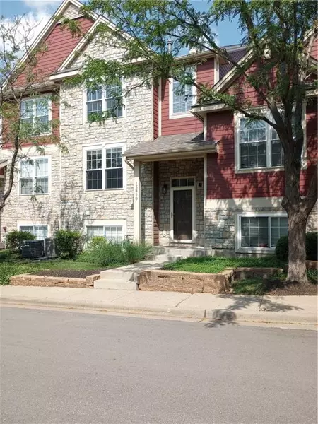 15829 W Robinson ST, Overland Park, KS 66223