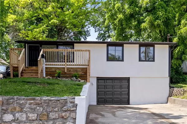 100 Sheidley AVE, Bonner Springs, KS 66012