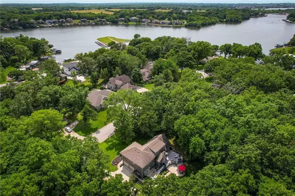 Lake Winnebago, MO 64034,8 Apache DR