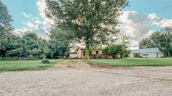 254 Sycamore DR, Linn Valley, KS 66040