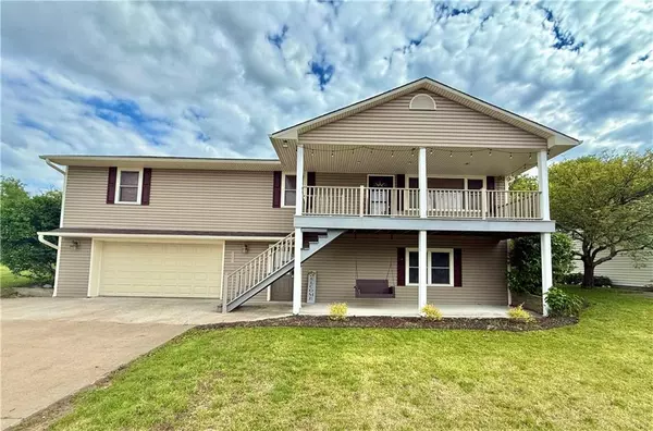 302 W 16TH ST, Maryville, MO 64468