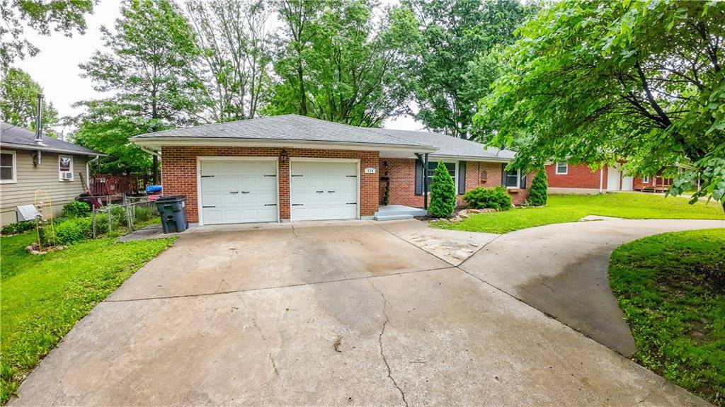 Blue Springs, MO 64014,114 NW 3rd ST