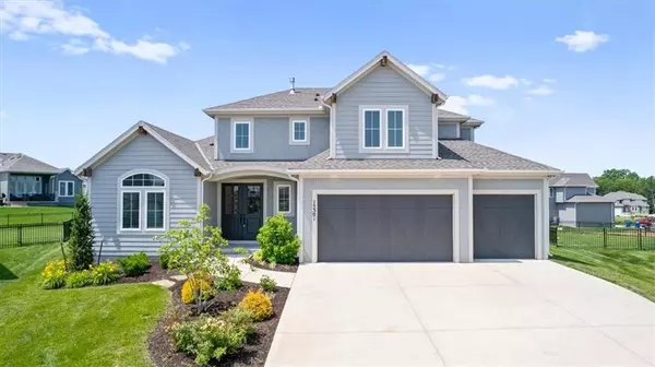 15301 W 171st PL, Olathe, KS 66062