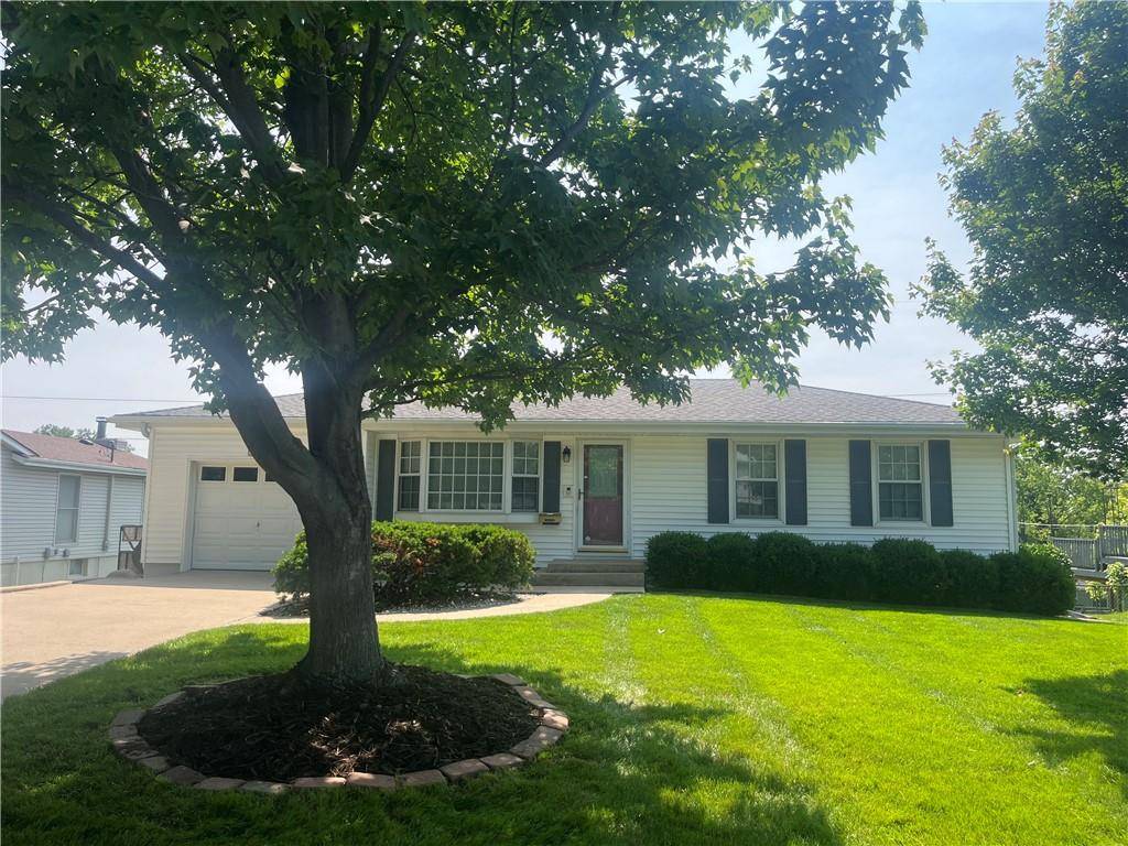 Gladstone, MO 64118,6107 N Woodland AVE