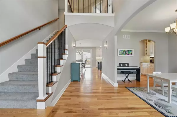 Parkville, MO 64152,14445 Thousand Oaks PL