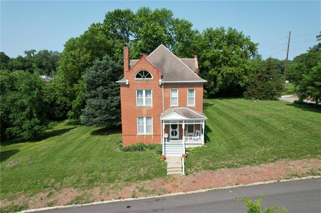 St Joseph, MO 64505,1116 Dewey AVE