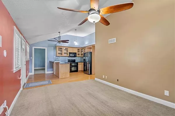 Independence, MO 64053,109 N Hawthorne AVE