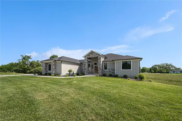 Parkville, MO 64152,7555 NW Fawn CIR