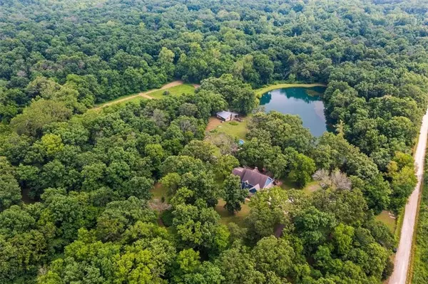 26725 S Bennett RD, Freeman, MO 64746