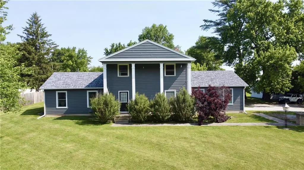 1411 E 10th ST, Trenton, MO 64683
