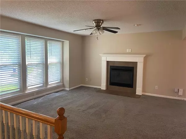 Liberty, MO 64068,108 Charles ST