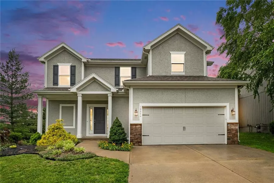 16644 W 172nd TER, Olathe, KS 66062