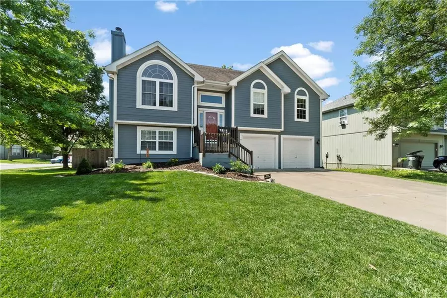 517 Parma WAY, Gardner, KS 66030